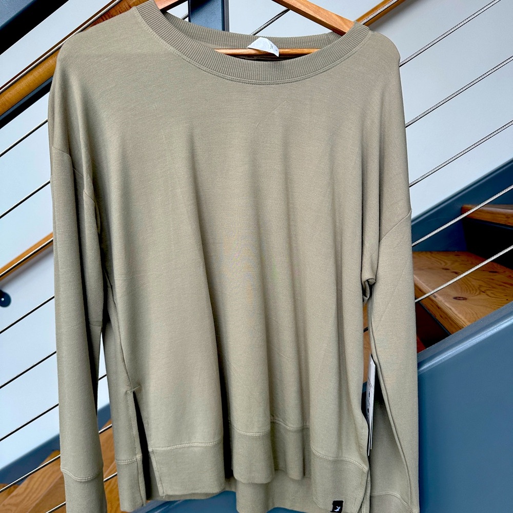 Glyder lounge long sleeve in Linen